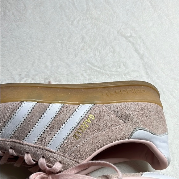Adidas Pink and White Retro-Inspired Sneakers - Picture 12 of 13